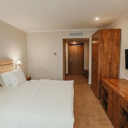 Amza Park Hotel Gagra Exterior photo