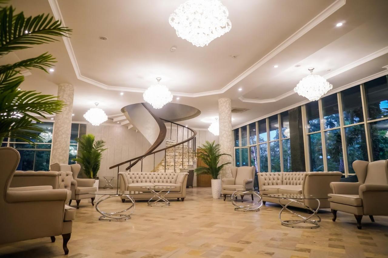 Amza Park Hotel Gagra Exterior photo