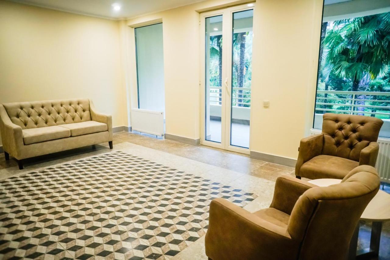 Amza Park Hotel Gagra Exterior photo