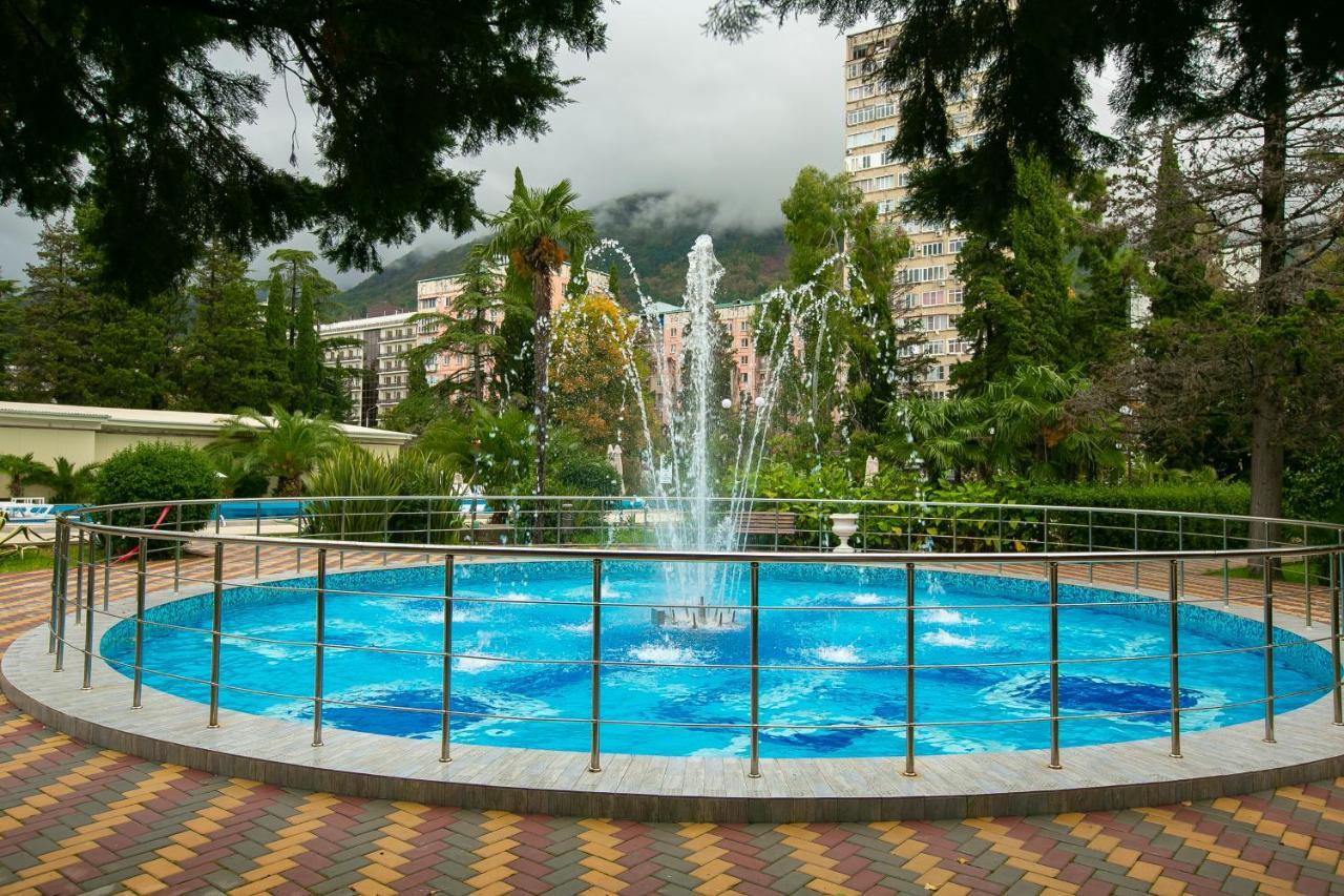 Amza Park Hotel Gagra Exterior photo