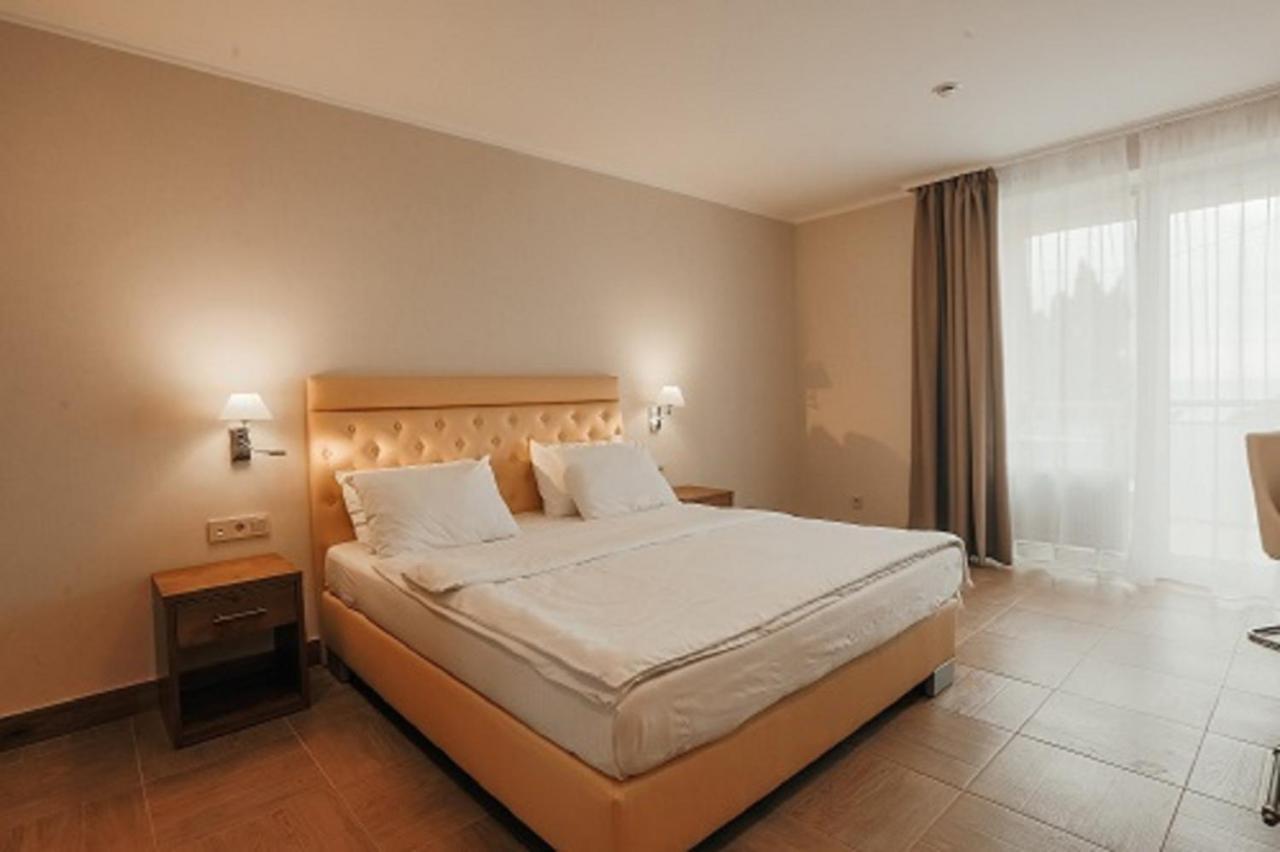 Amza Park Hotel Gagra Exterior photo