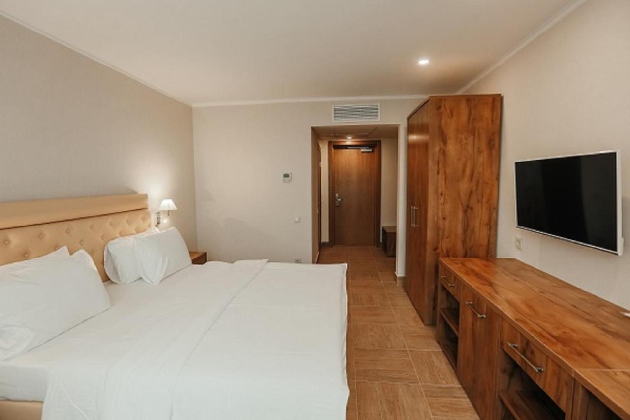 Amza Park Hotel Gagra Exterior photo