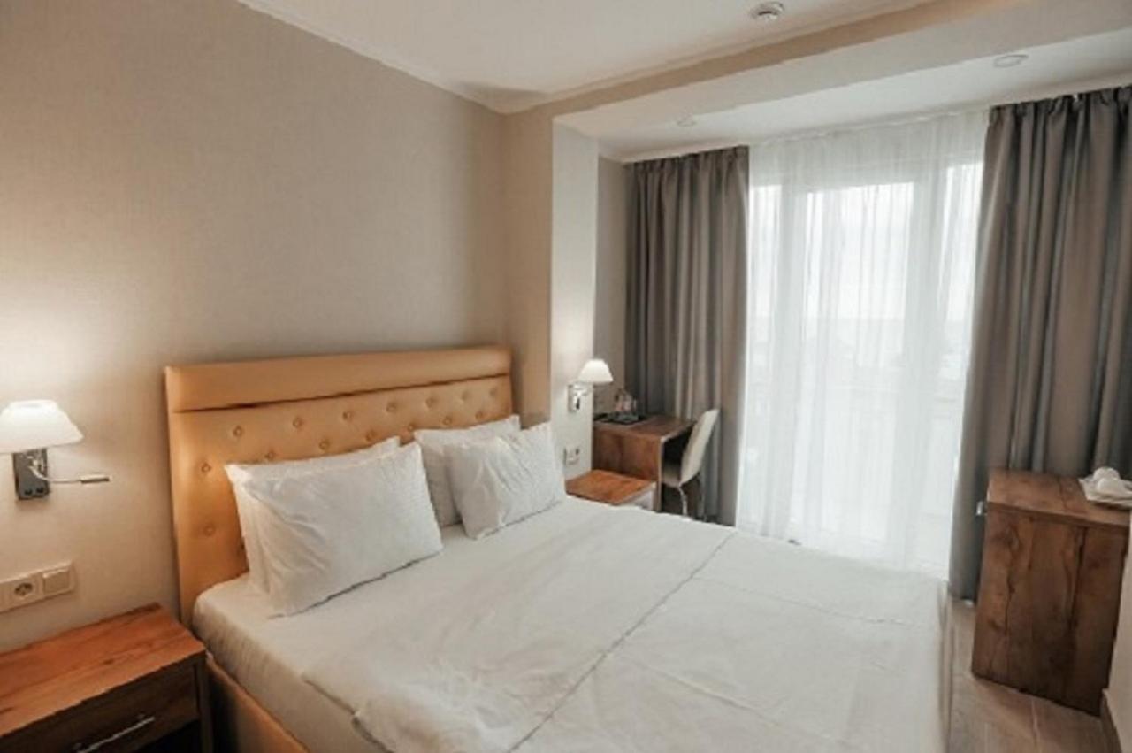 Amza Park Hotel Gagra Exterior photo