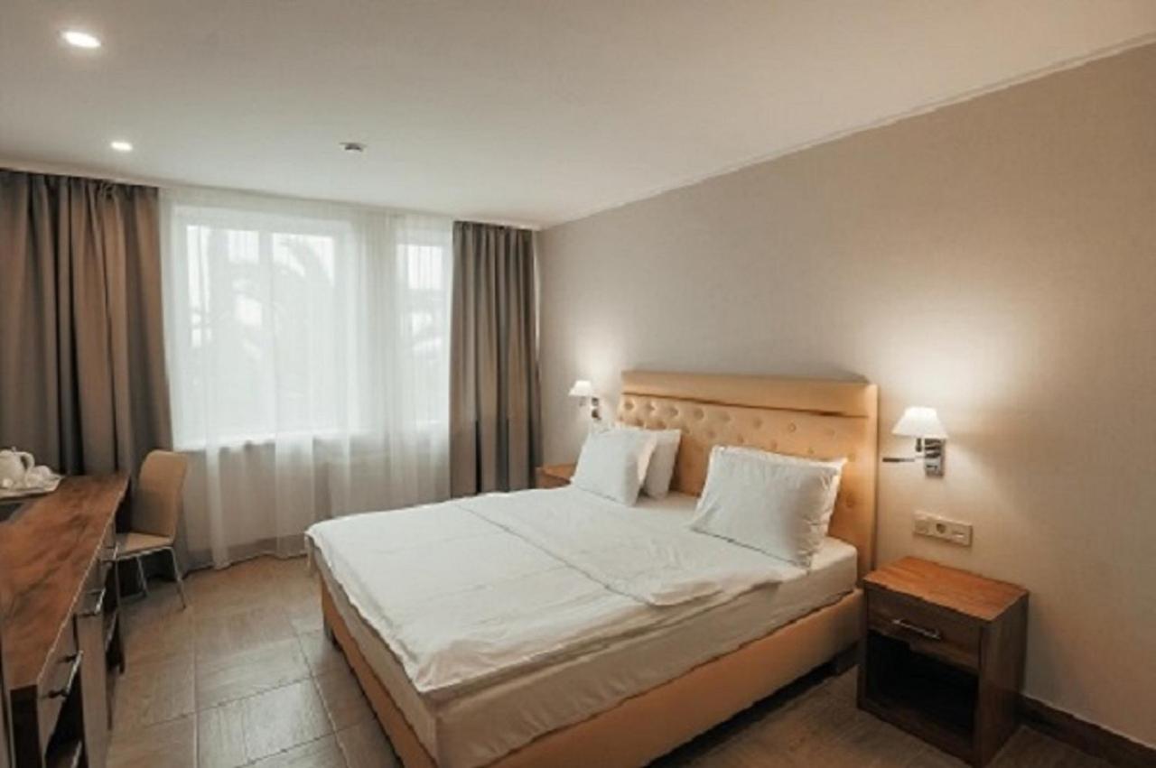 Amza Park Hotel Gagra Exterior photo