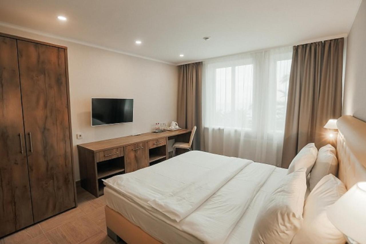 Amza Park Hotel Gagra Exterior photo