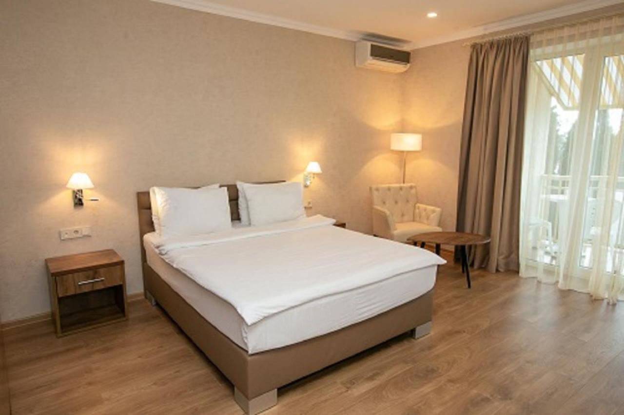 Amza Park Hotel Gagra Exterior photo
