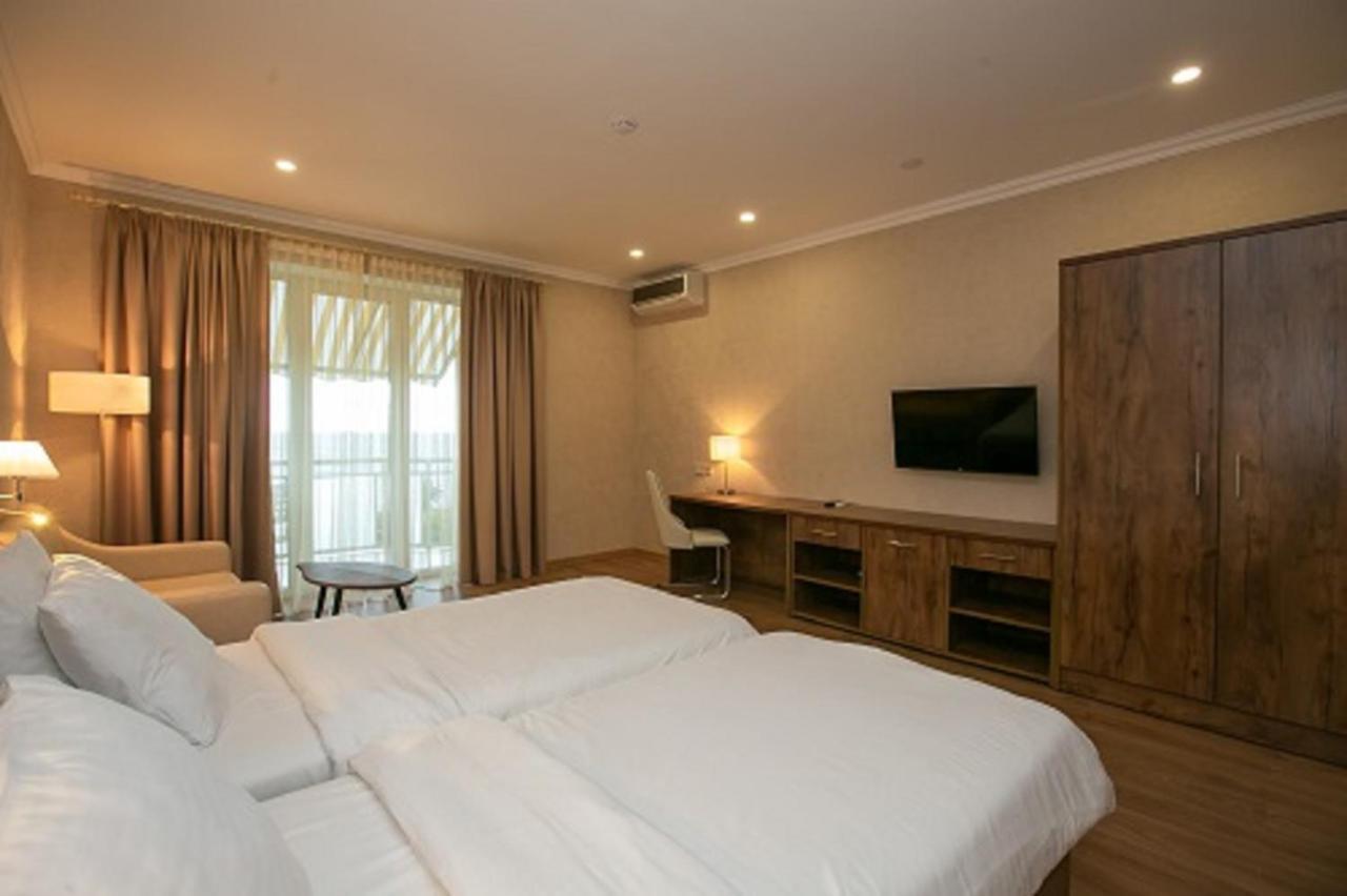 Amza Park Hotel Gagra Exterior photo