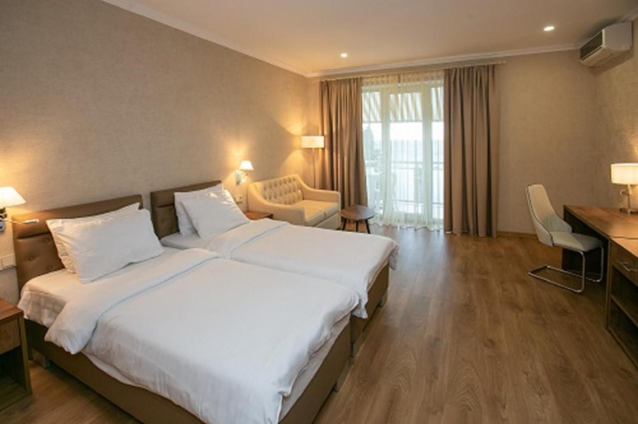 Amza Park Hotel Gagra Exterior photo
