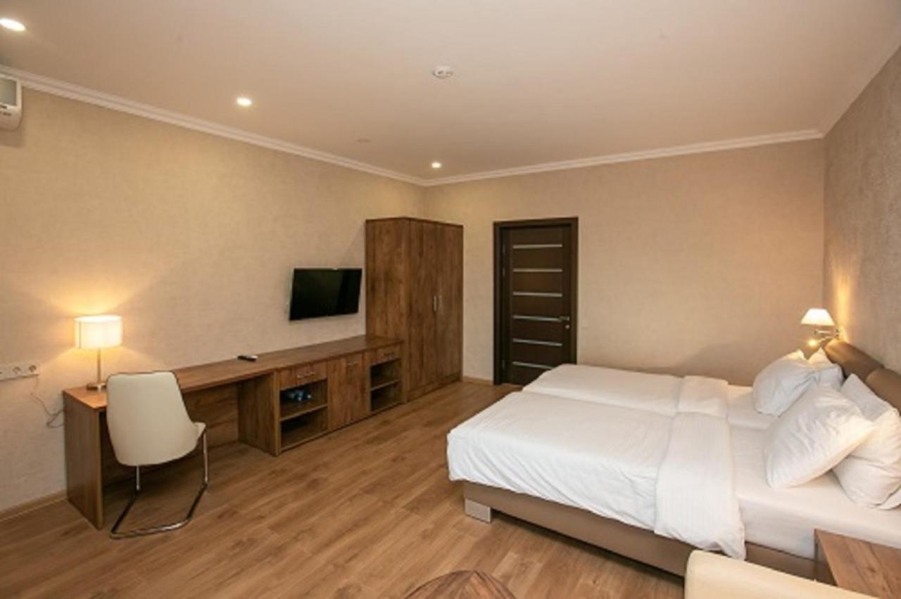 Amza Park Hotel Gagra Exterior photo