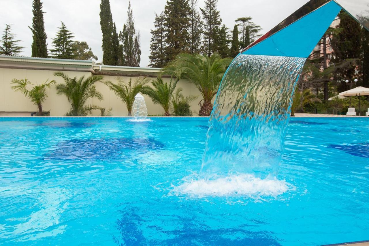 Amza Park Hotel Gagra Exterior photo